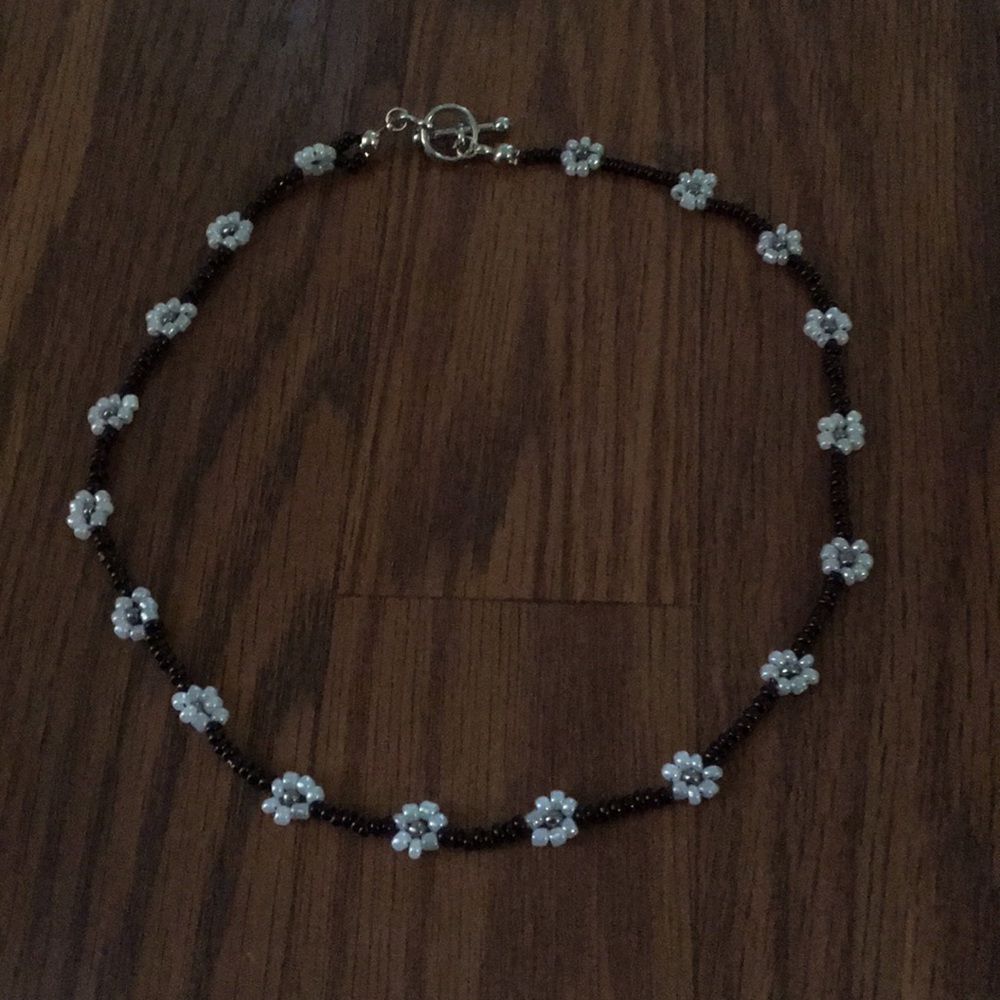 🌻Handmade Daisy Chain Seed Bead Choker Necklace - Picture 2 of 4